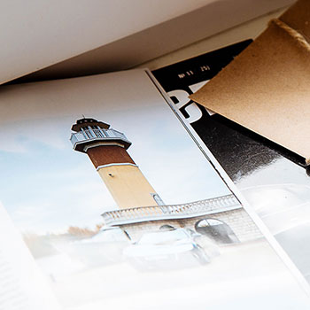 公车肉漫画,揭示社会现象的讽刺画卷